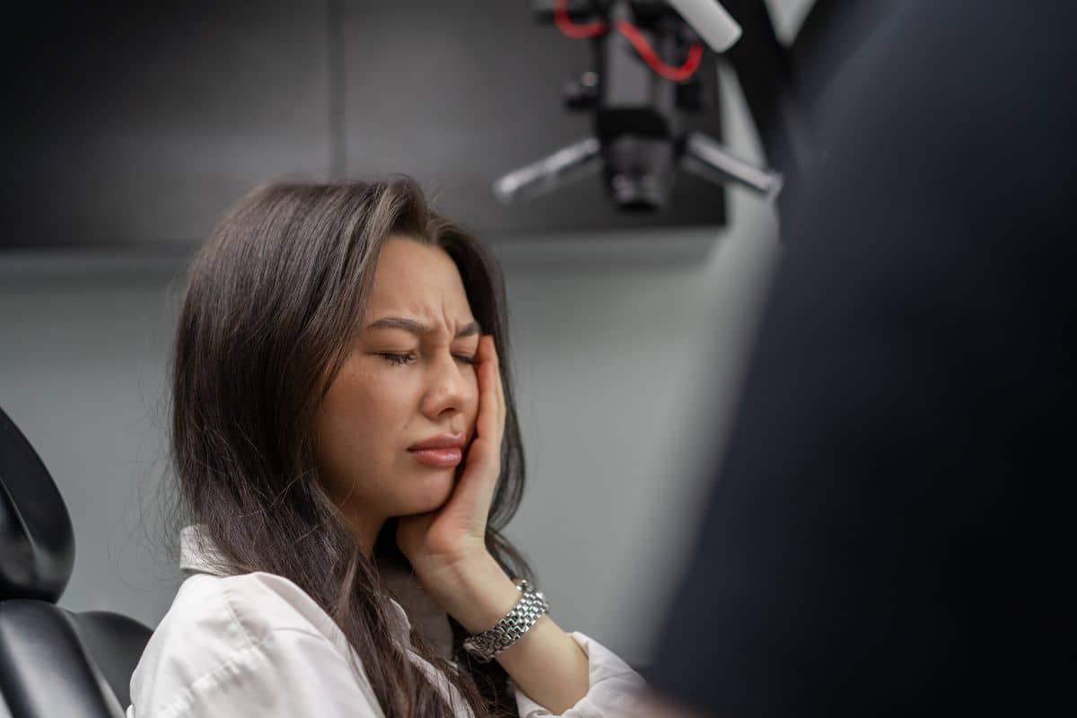 Featured image for “How Dentists Detect Dental Problems Early?”
